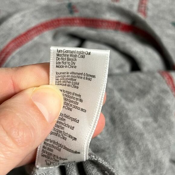 P.J. Salvage Pajama Top Small Long Sleeve Floral Rose VNeck Gray Red Light Shirt - Picture 8 of 11